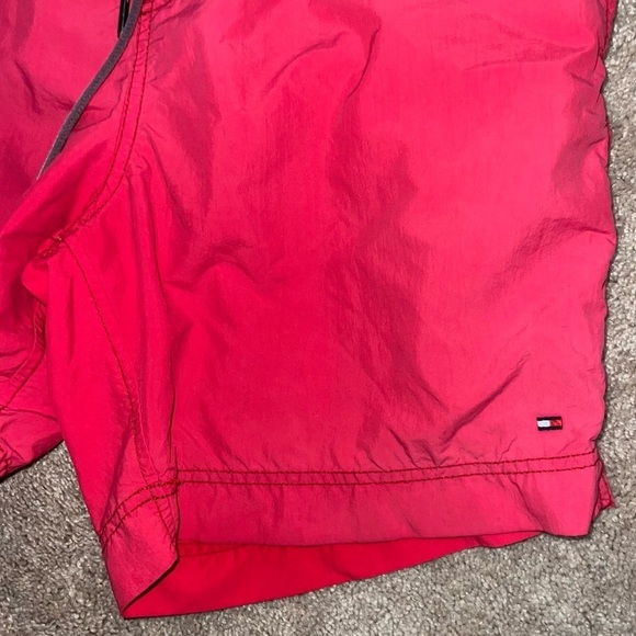 Tommy Hilfiger Swim Trunks Men's Lined in Apple Red Size Large - Picture 8 of 8